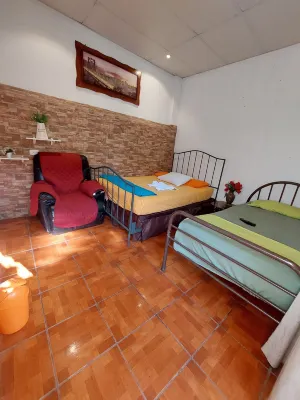Hostal Ruinas de San Sebastián Các khách sạn ở Leon