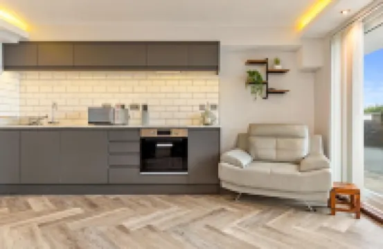 Pleasant View - Direct Beach Access, Sea Views and Parking