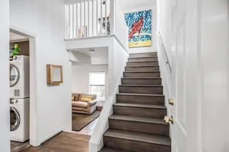 Charming Spacious Home - 10 mins to Downtown!