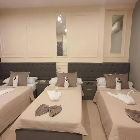 Rotana Palace Suites