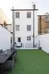 Gloucester Place Townhouse with Hot Tub! - Jacuzzi