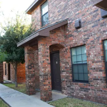Modern 2 Bed 2-Bath Next to University Utrgv