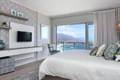 Incredible Clifton Apartment w 180 Sea Views Dunmore Blue Hotels in Clifton