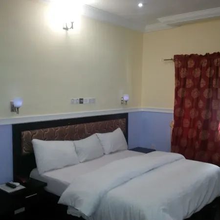 Eastern Comfort and Suites Отели в г. Umu Ezeukwu