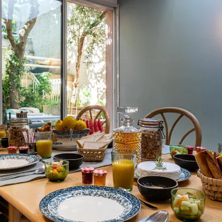 Boutique Hôtel Azur Отели рядом с достопримечательностью «Дворец Лоншам»