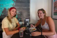 Ocean Island Inn | Backpackers | Suites - sarapan