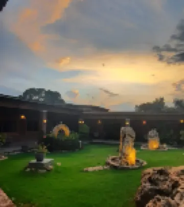 Hotel Boutique Matea Inn فنادق في 