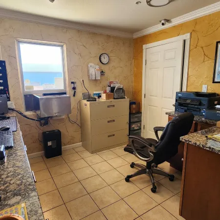 Benbrook Inn & Suites