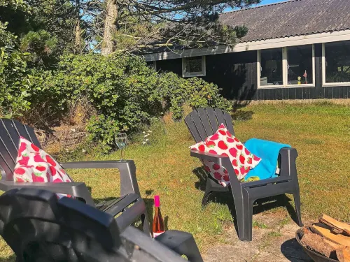 5 Person Holiday Home in Blavand-by Traum