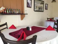 The Curve Guest House - breakfast