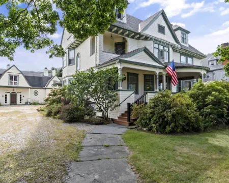 南郡 本寧頓酒店