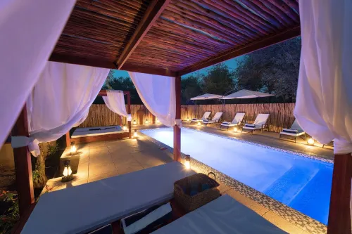 Bushbaby River Lodge
