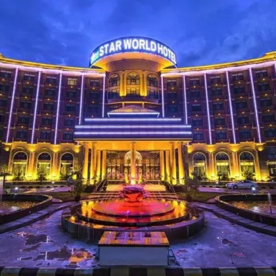 Star World Hotel - parking