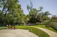 The Jack London Lodge Hotels in Glen Ellen