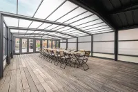Joivy Stunning 5-Bed Boathouse on the River Thames - House Boats