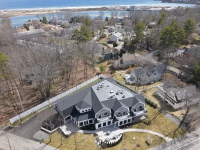 Grasshopper Inn Hotels in Ogunquit