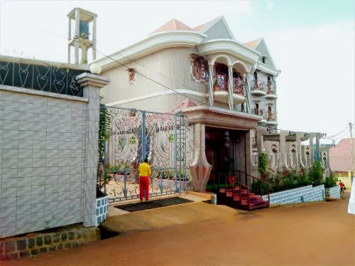 Farhyda & Frères Hôtels Hotels in Bangangte
