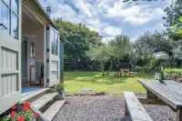 Haven View - 1 Bedroom Shepherds Hut - St Ishmaels Hotels near Field Studies Council - Dale Fort