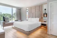 Cambria Hotel Waco University Riverfront Các khách sạn gần W. R. Poage Legislative Library