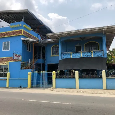 Ravara Natividad Pension House