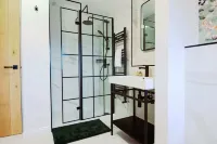 Host & Stay - Iris Cottage