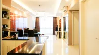 Luxurious 2Br at the Via and the Vue Ciputra World Apartment Các khách sạn ở Dukuhpakis
