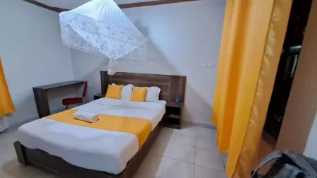 Summer Inn Guest House Naivasha Отели рядом с достопримечательностью «Lakes NAIVASHA - Crescent Island»