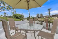 Blue Oasis 3 Bedroom Home by RedAwning - parking