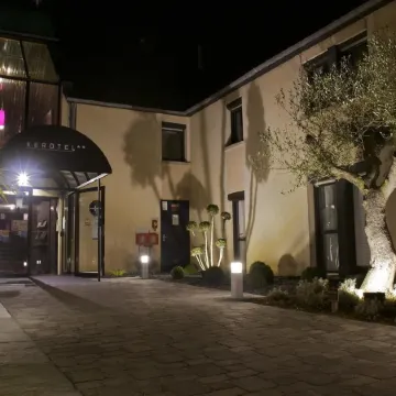 Brit Hotel le Kerotel