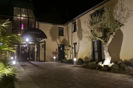 Brit Hotel le Kerotel Отели в г. Лорьян