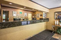 Quality Inn & Suites Decorah Hotels in Decorah