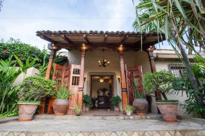 ホテル ロス ロブレス のホテル