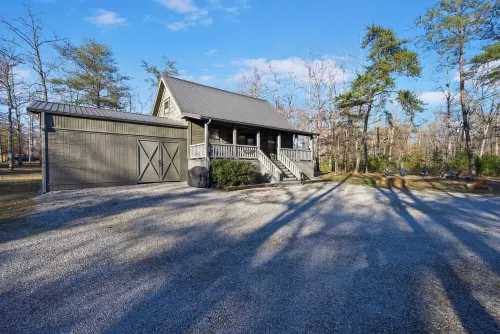 Escape to Nature @ Trailhead Cabins Hotels in Monteagle