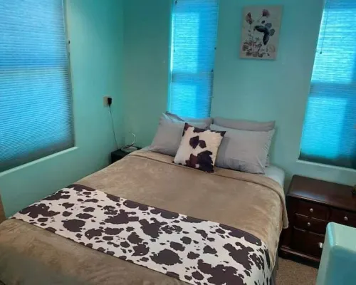 Wild West Rockies! PET FRIENDLY!2 Fenced-in yards!JACUZZI HOT TUB! Hoteles en Rifle