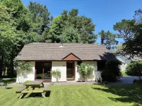 Beech Croft - 3 Bedroom Cottage, sleeps 6, near Perranporth, woodland setting - balcony