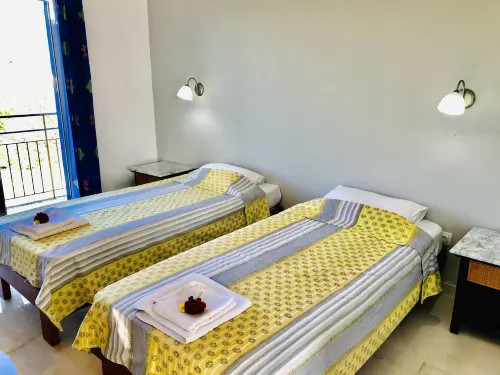 Room-Banos Apartment with 2 Rooms and sw