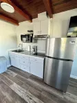 Cottage 32: Flamingo Bungalow - Waterfront Lodging in Downtown Tavares, FL