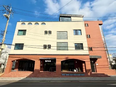 Sejong Cheongjajang Complex Cultural Space Bugang Station附近的飯店