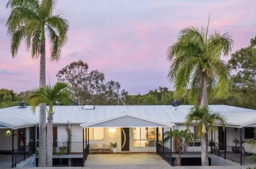 Agnes Break | 3BR · Sauna & Walk to Beach