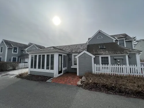 New to Vrbo! Cozy Cottage for Summer Rental