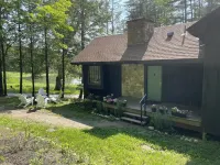 Bright Modern Secluded Vermont Home: Fish Pond + Trails, 5 Mins to Williamstown