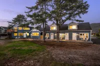 Fire-Pit and Volleyball Court Oasis - Stunning Coastal Retreat Các khách sạn ở Garibaldi