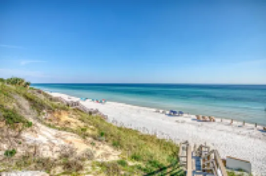 Steps to Beach and Resort Pool Access - Gorgeous Coastal Haven