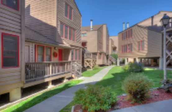 Spacious Condo with Pool and Hot Tub - Inviting Family Retreat