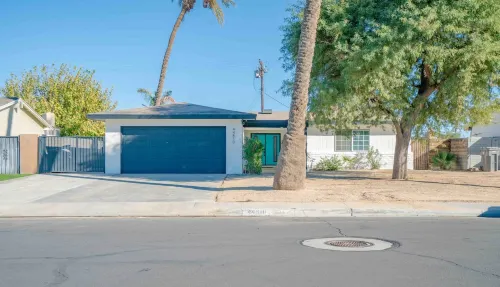 Pool and Spa. BBQ. Close to Coachella. EV Charger