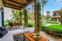 Cozy Living Room and Large Private Patio - Charming Desert Oasis