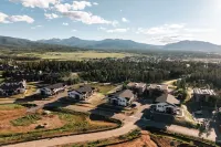 Hot Tub and Balcony with Scenic Views - Charming Mountain Oasis Hotel di Grand County