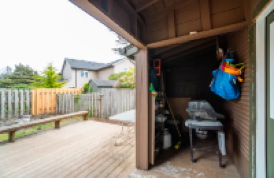 Charming Coastal Cottage with Ocean View and Fire Pit - Inviting Retreat Hotels in Gleneden Beach