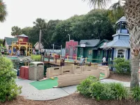 Luxurious Oasis with Covered Porch and Modern Amenities - Stunning Retreat Hotel a Surfside Beach