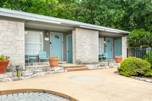 Shared Pool and Hot Tub with Scenic Outdoors - Stunning Romantic Retreat